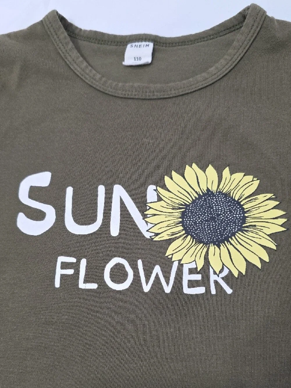 Girl's Size 110 (Size 4) SHEIN Olive Green Sunflower Tee & Camo Biker Shorts T9